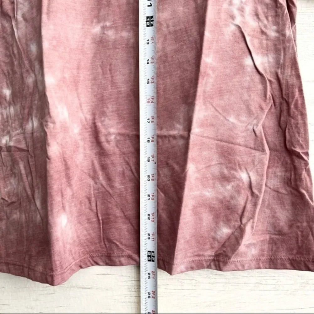 Lulu’s Cozy Livin' Mauve Purple Tie-Dye Tee Size Medium NWT - Picture 10 of 11